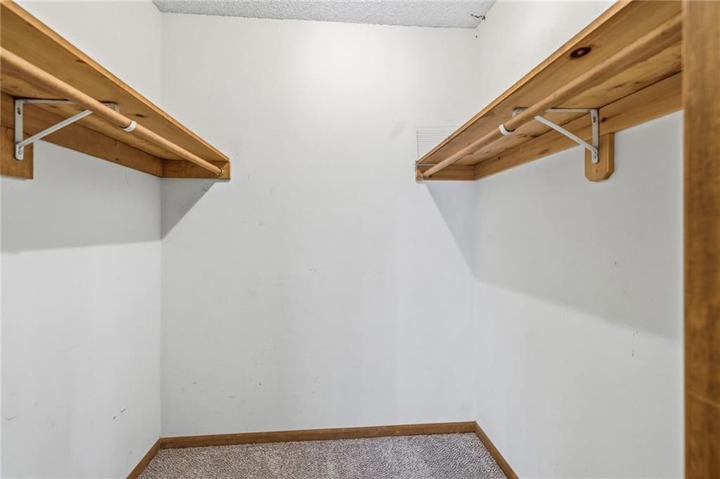 9000 Oak Country Lane — photo 36