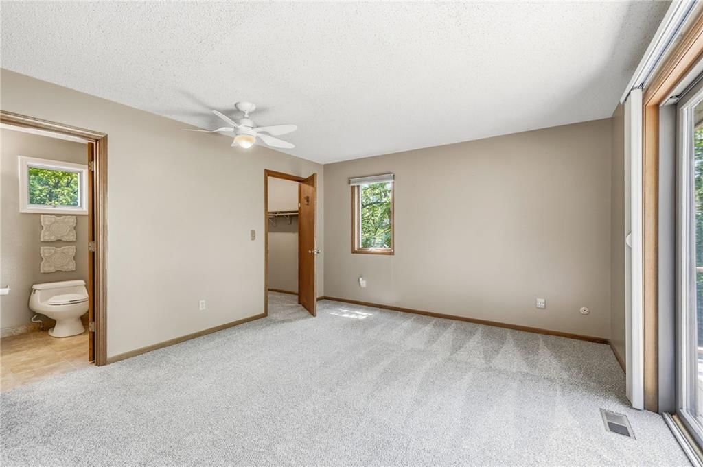 9000 Oak Country Lane — photo 39