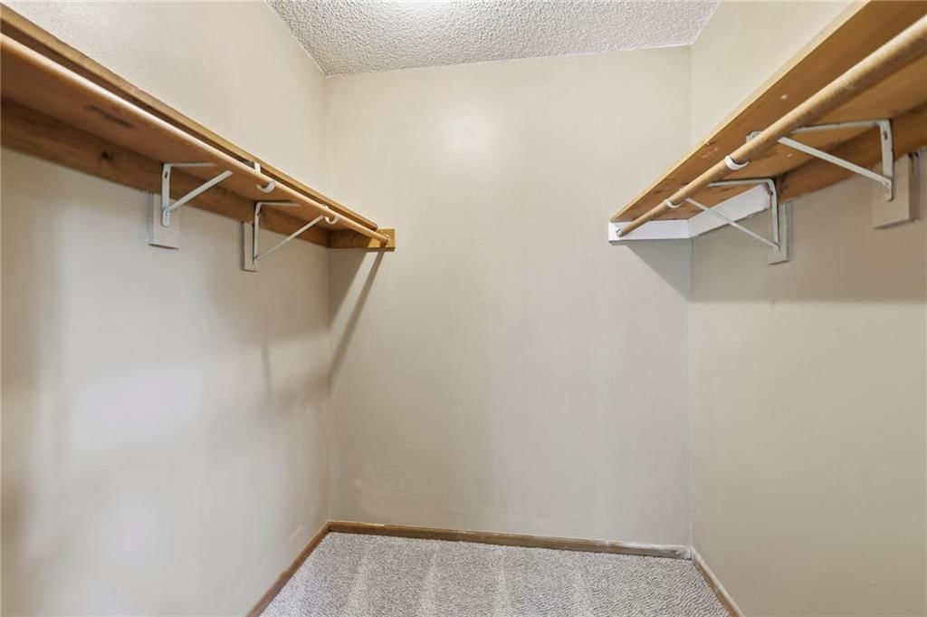 9000 Oak Country Lane — photo 41