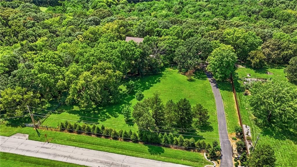 9000 Oak Country Lane — photo 56