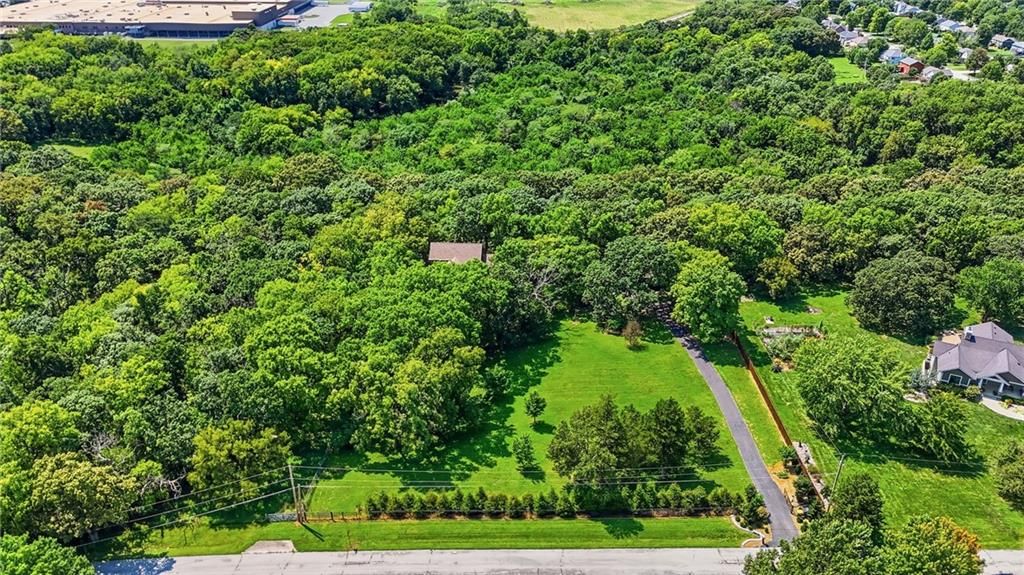 9000 Oak Country Lane — photo 57