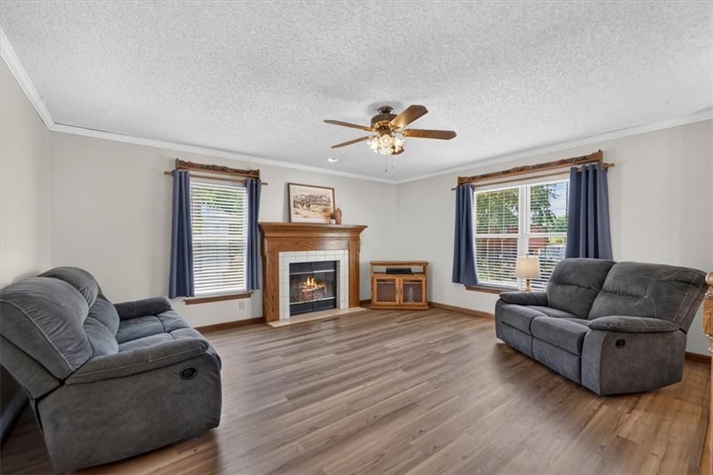 103 S Paul Drive — photo 3