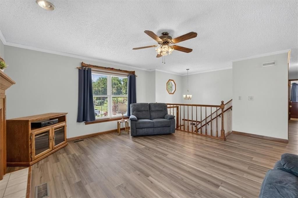 103 S Paul Drive — photo 4