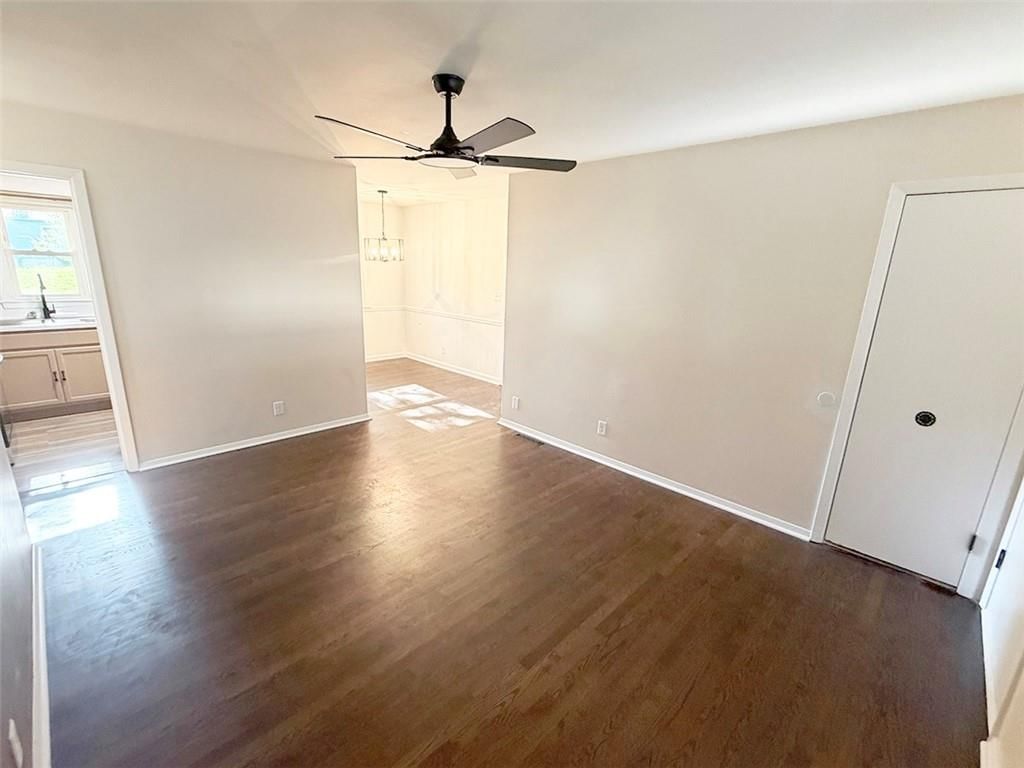 4016 S Spring Street — photo 8