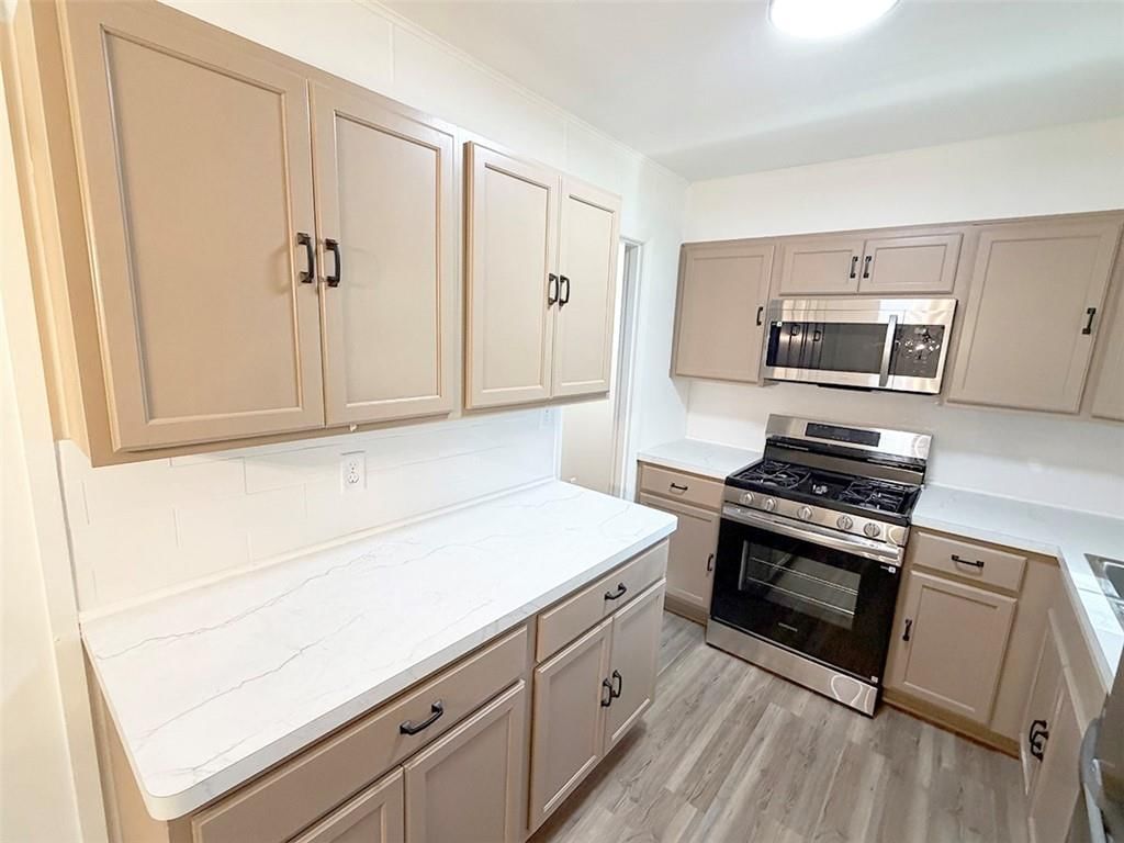 4016 S Spring Street — photo 17