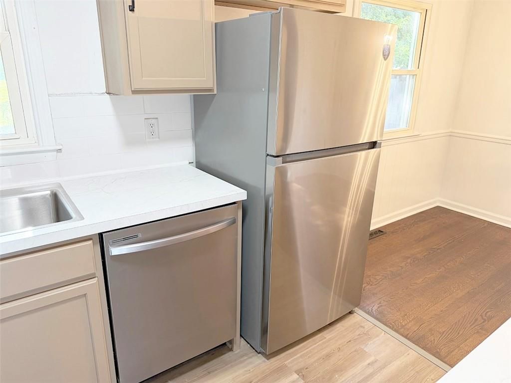 4016 S Spring Street — photo 21