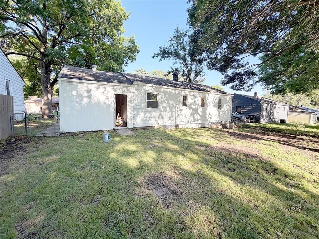 4016 S Spring Street — photo 49