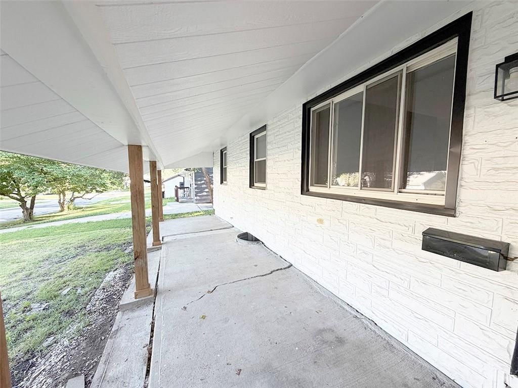4016 S Spring Street — photo 58