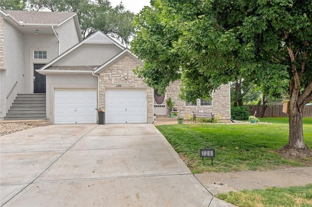 724 S Woodson Lane — photo 3