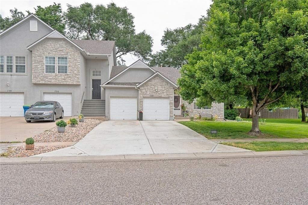 724 S Woodson Lane — photo 4