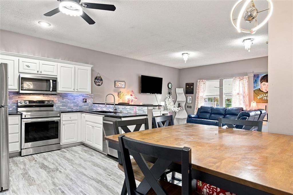 724 S Woodson Lane — photo 13