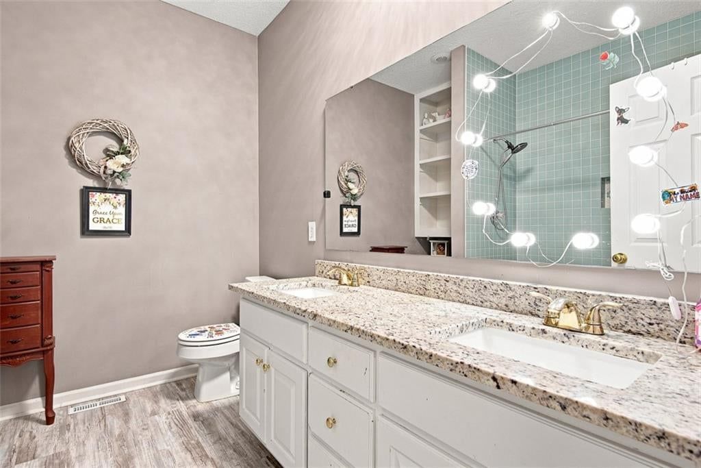 724 S Woodson Lane — photo 15