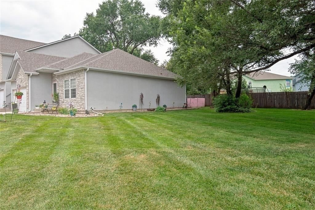 724 S Woodson Lane — photo 24