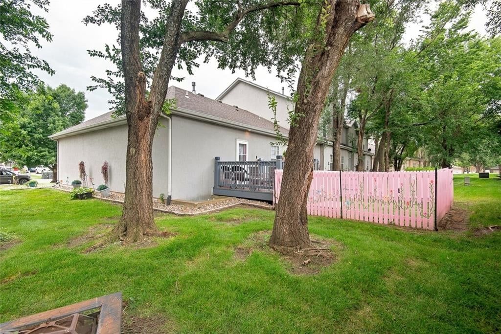 724 S Woodson Lane — photo 26