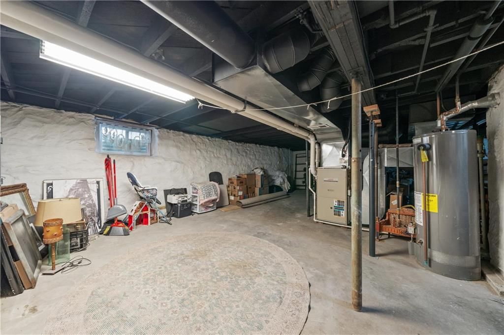 105 NE Douglas Street — photo 23