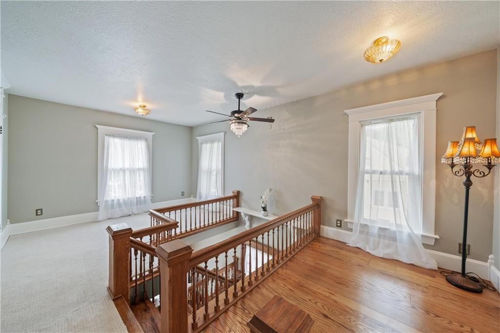 105 NE Douglas Street — photo 24