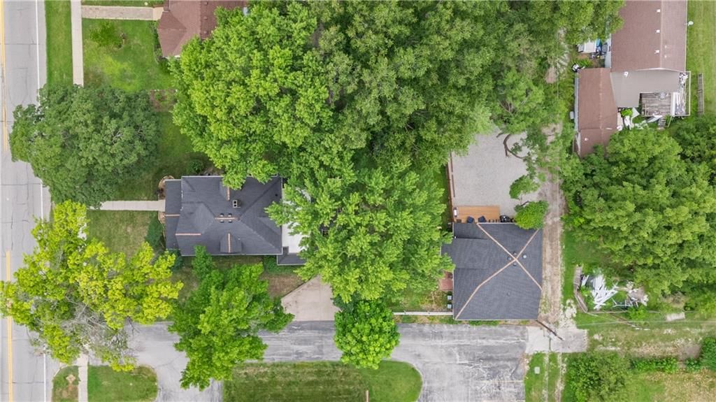 105 NE Douglas Street — photo 60