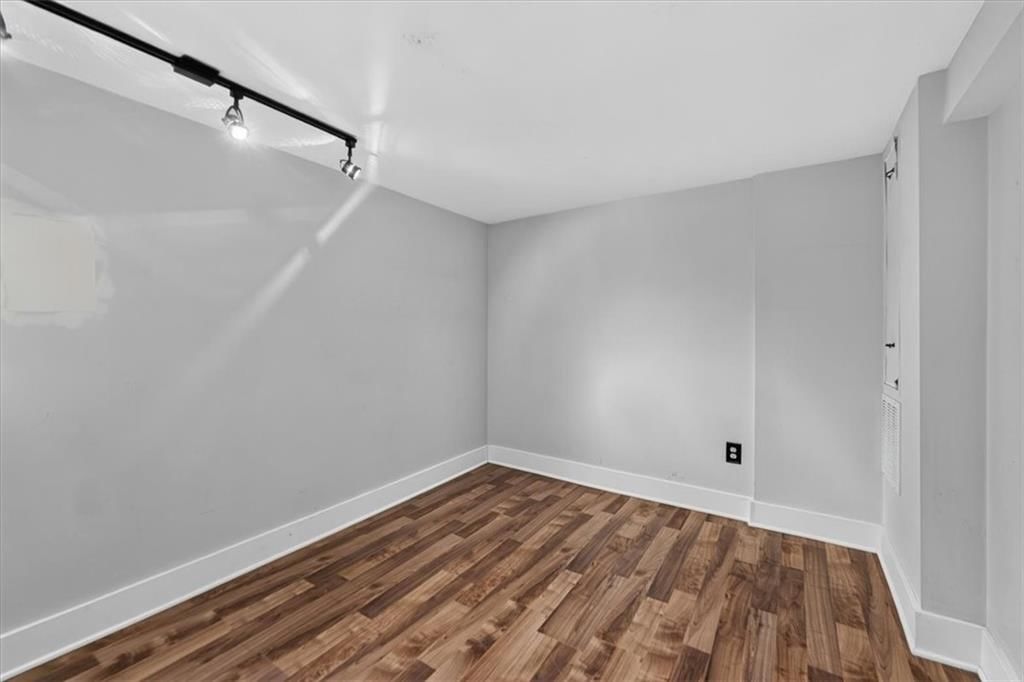 3936 Holmes Street — photo 40