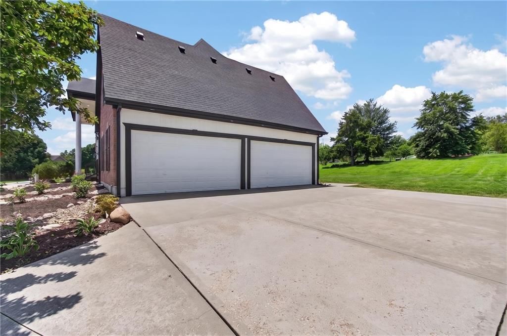 20 SE Meadowbrook Drive — photo 9