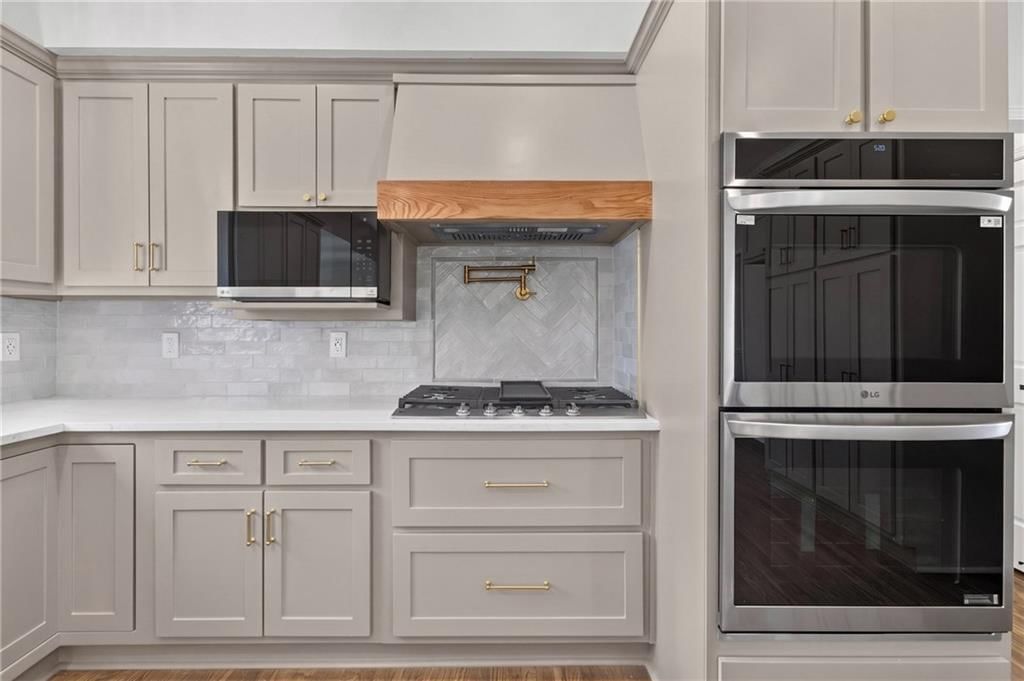 20 SE Meadowbrook Drive — photo 35