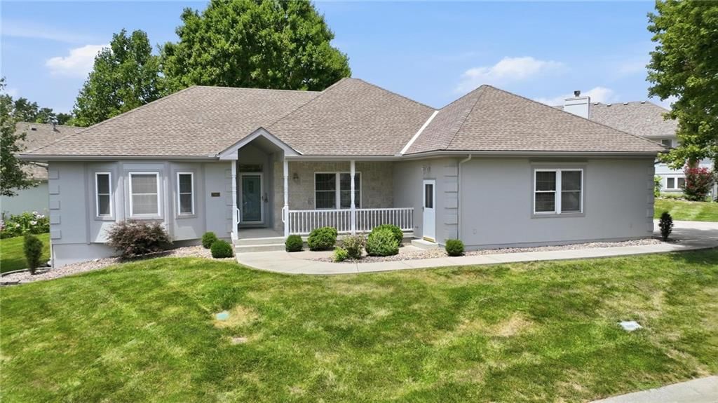 2910 S SWOPE Drive — photo 1