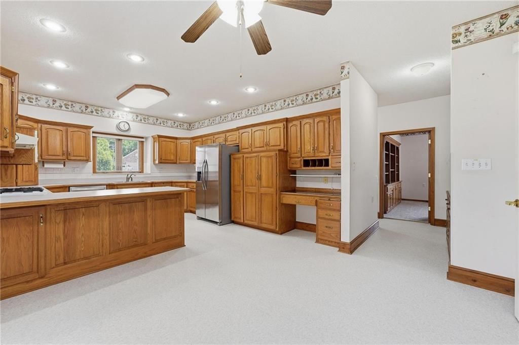 2910 S SWOPE Drive — photo 7
