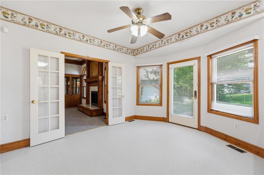 2910 S SWOPE Drive — photo 12