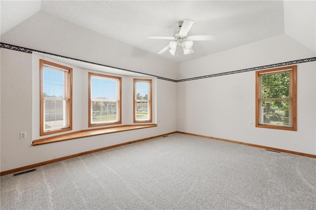 2910 S SWOPE Drive — photo 14