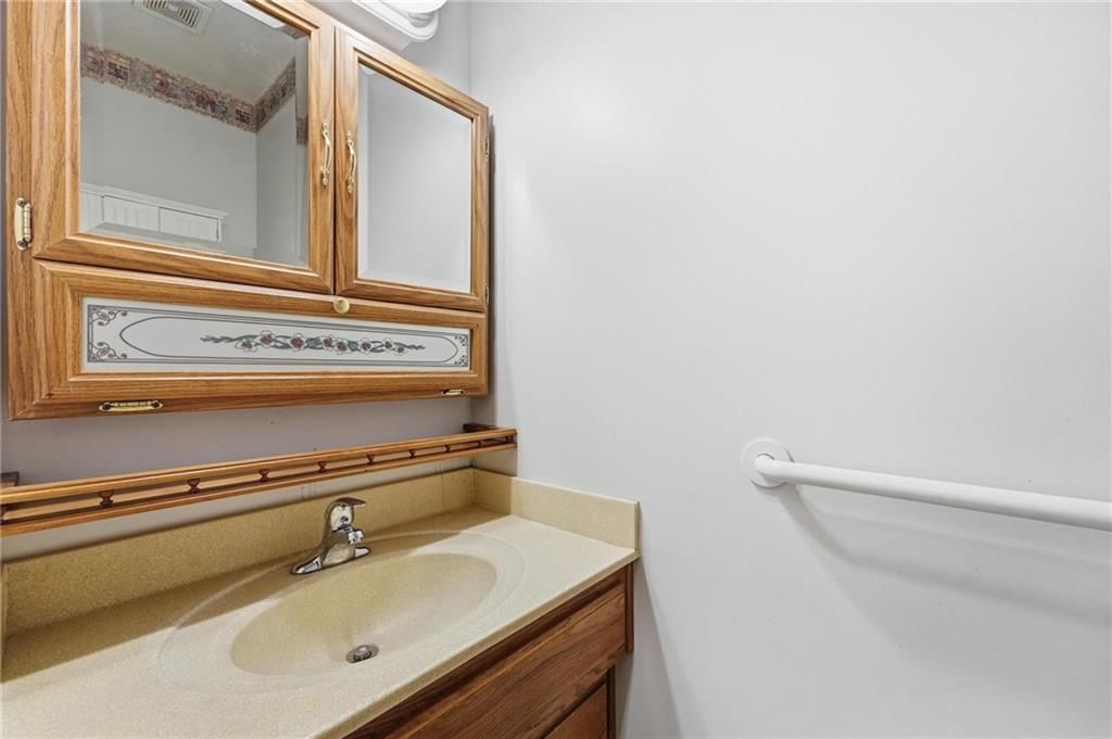 2910 S SWOPE Drive — photo 29