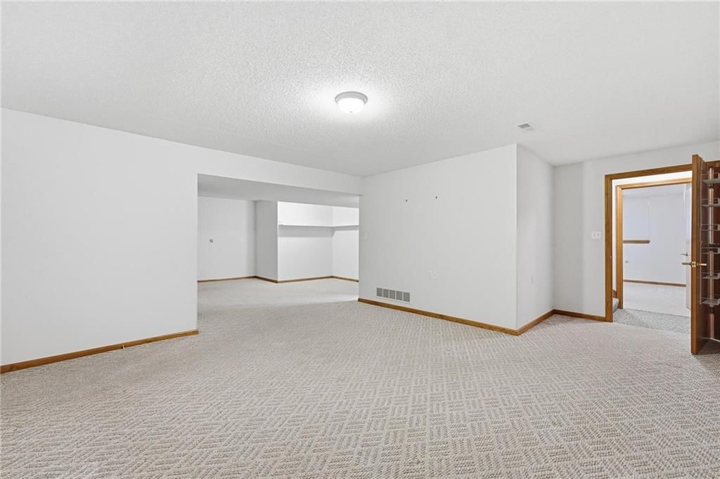 2910 S SWOPE Drive — photo 34