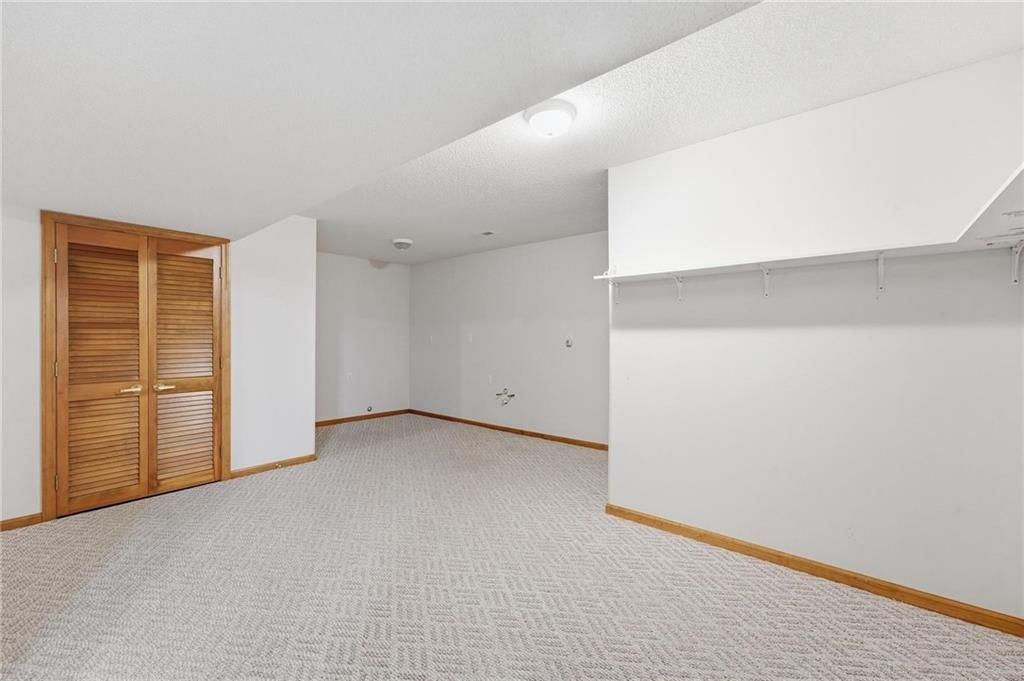 2910 S SWOPE Drive — photo 37