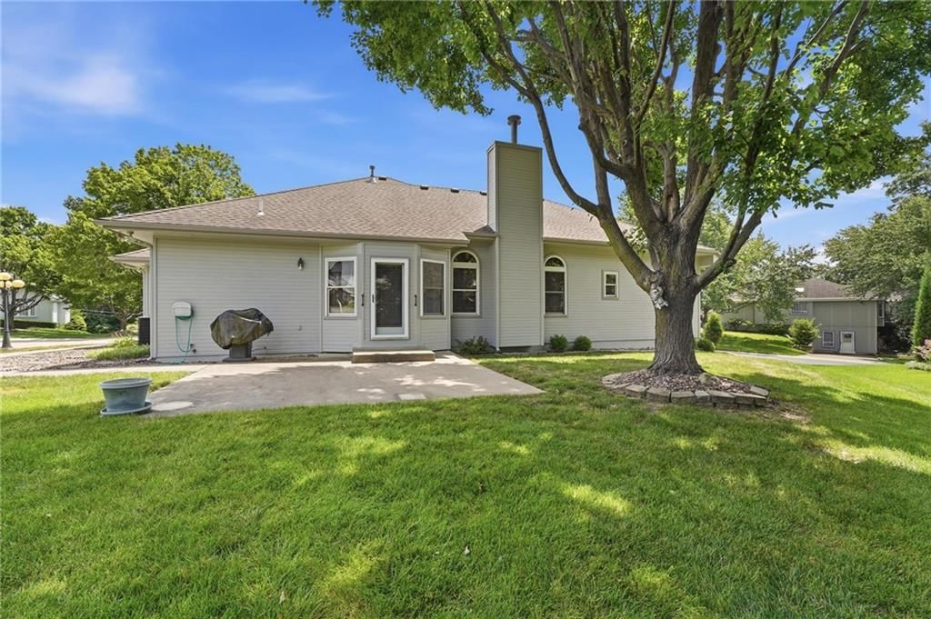 2910 S SWOPE Drive — photo 43