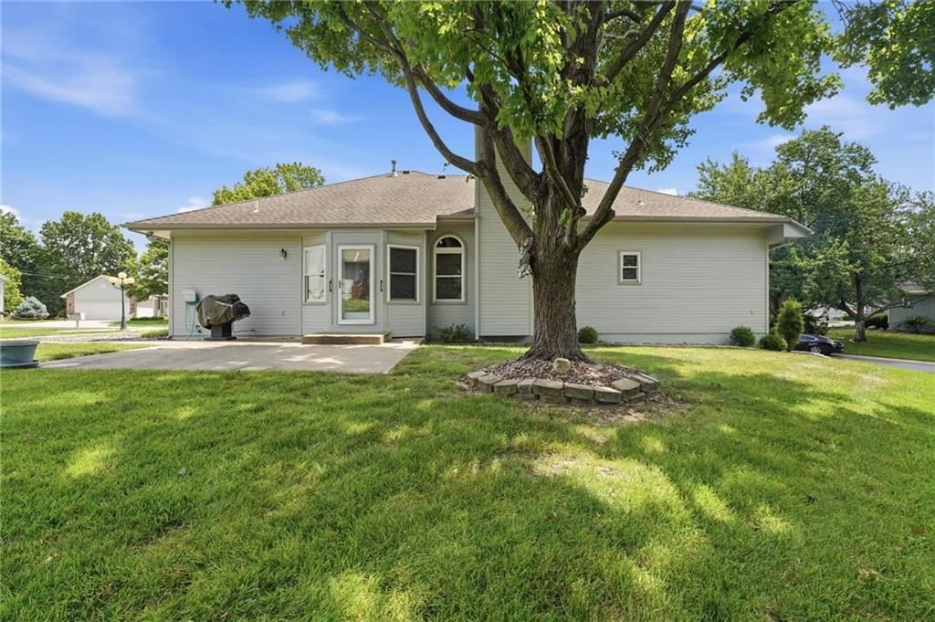 2910 S SWOPE Drive — photo 44