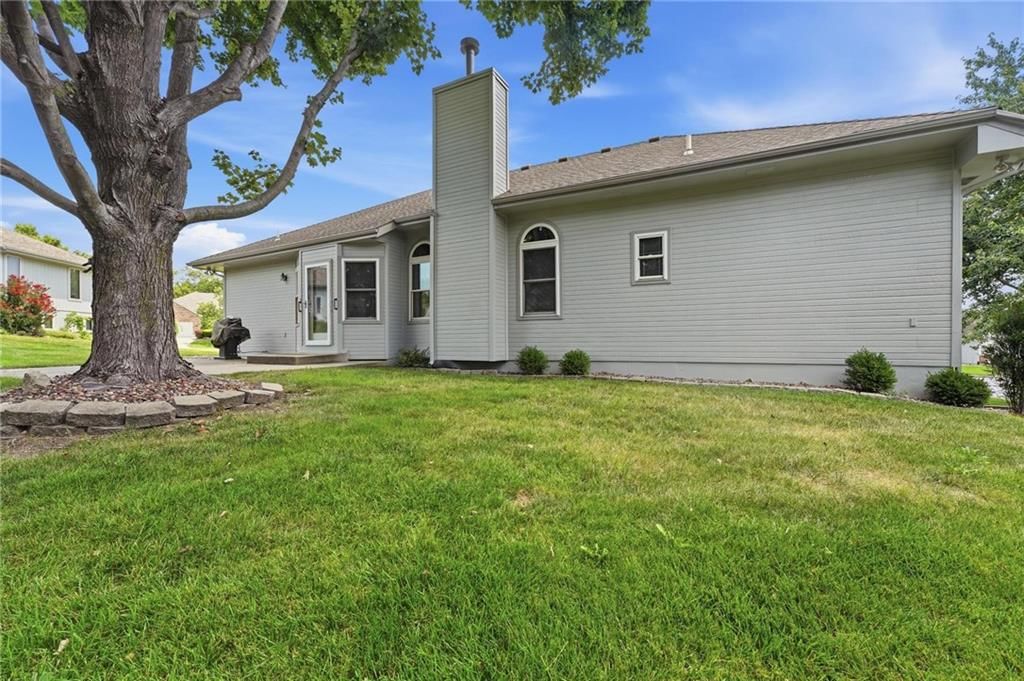 2910 S SWOPE Drive — photo 45