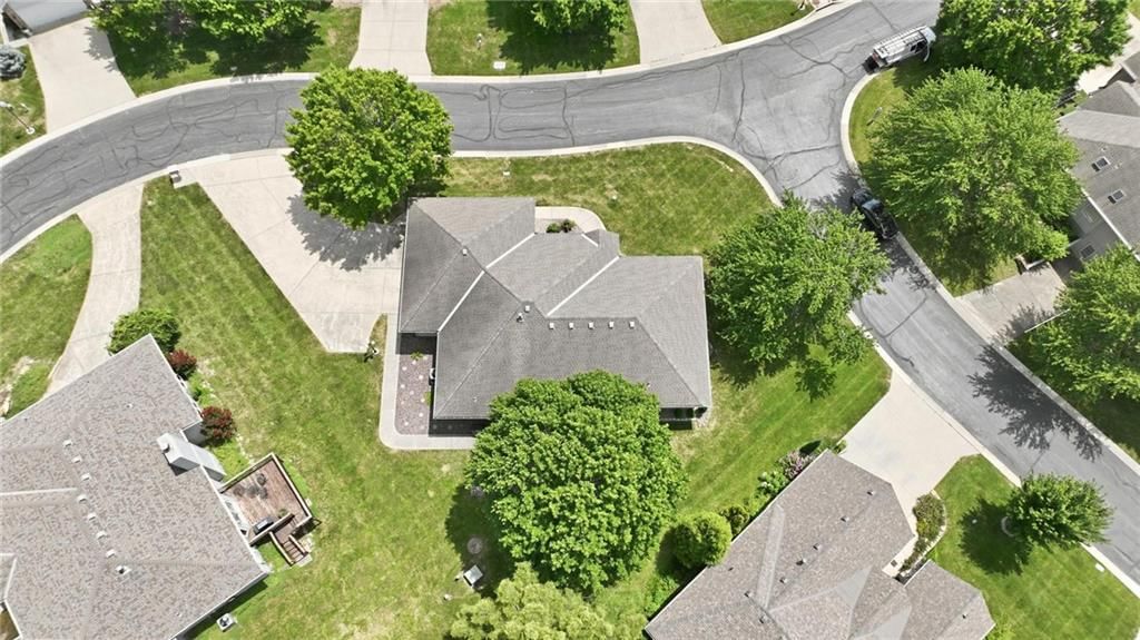 2910 S SWOPE Drive — photo 47