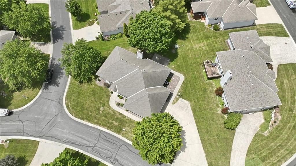 2910 S SWOPE Drive — photo 48