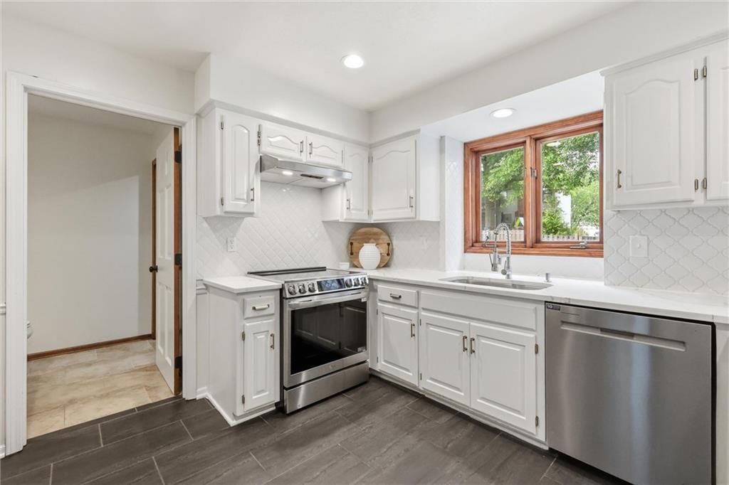 12405 Connell Street — photo 9
