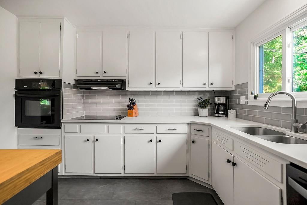 5812 W 101st Terrace — photo 8