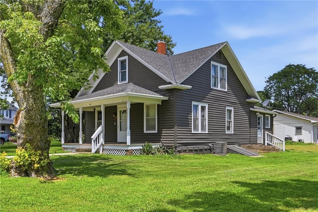 401 1st Street, Effingham, KS
