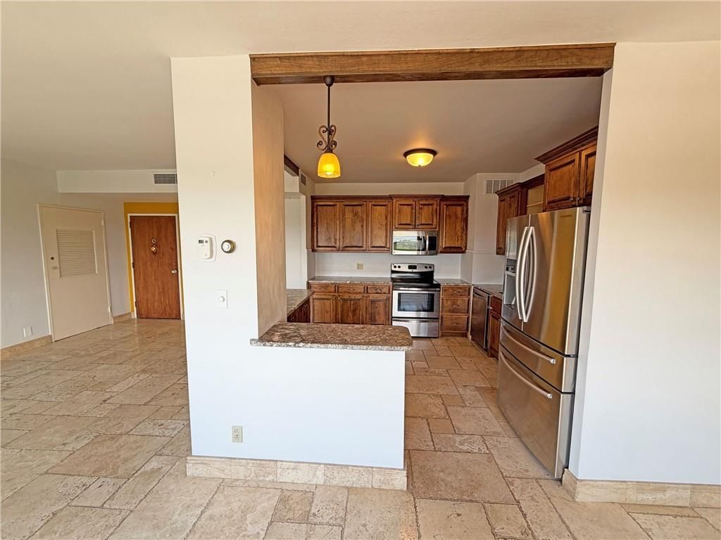 333 W Meyer Boulevard — photo 5