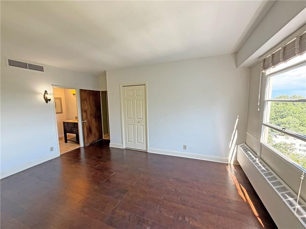 333 W Meyer Boulevard — photo 9