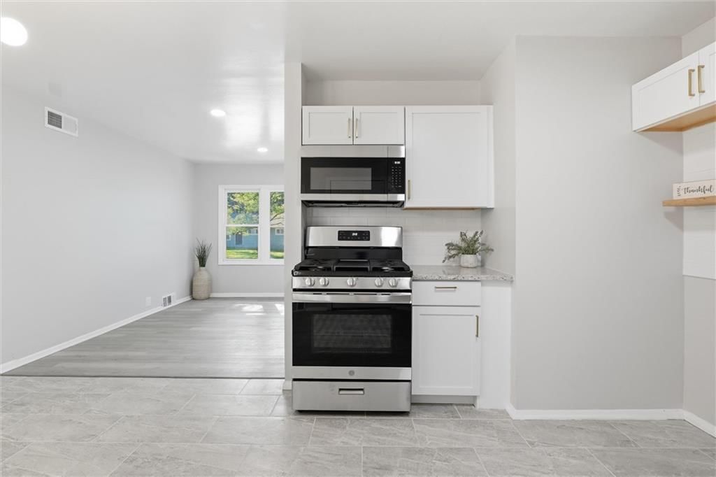 11406 Oakland Avenue — photo 6