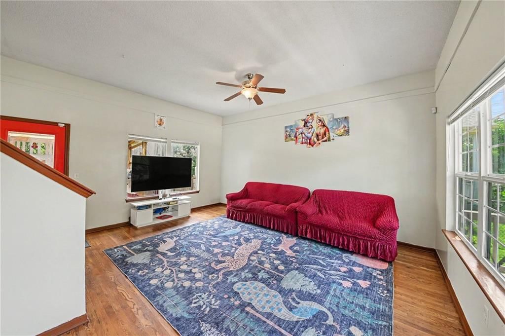 1210 Barnett Avenue — photo 5