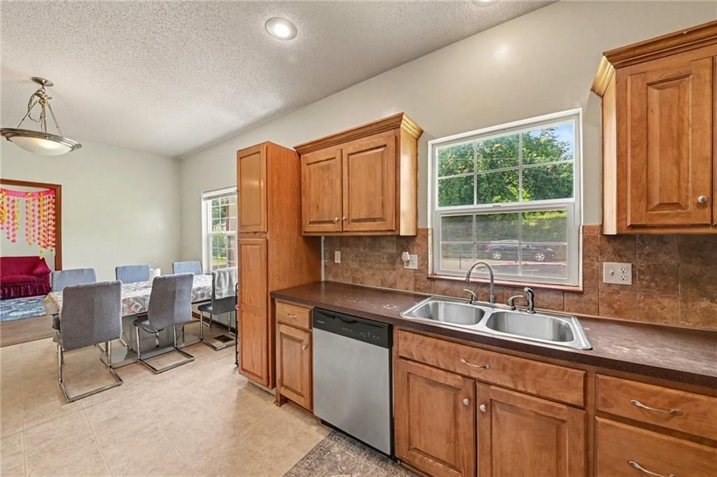 1210 Barnett Avenue — photo 10
