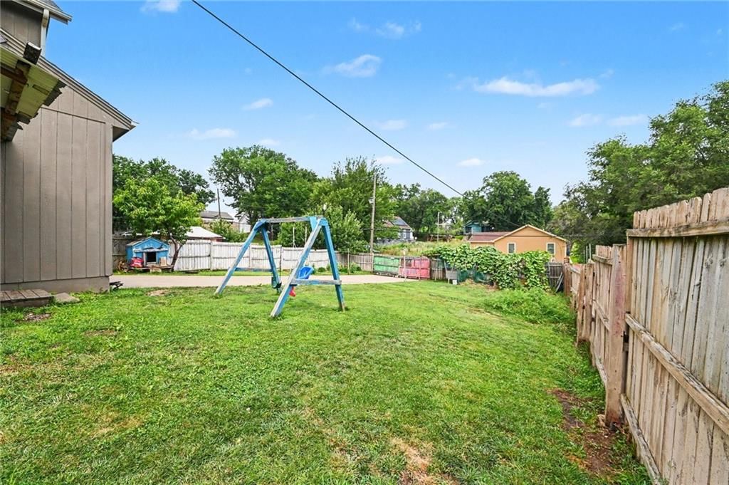 1210 Barnett Avenue — photo 24