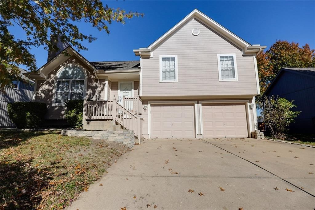 604 SW Nelson Drive — photo 1