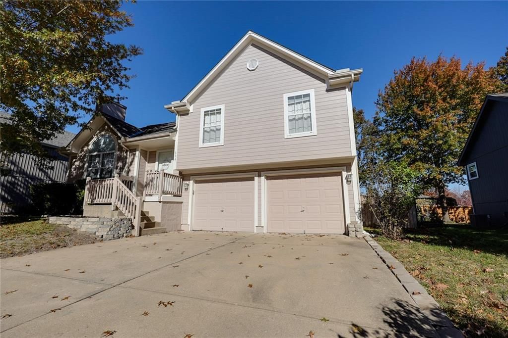 604 SW Nelson Drive — photo 2