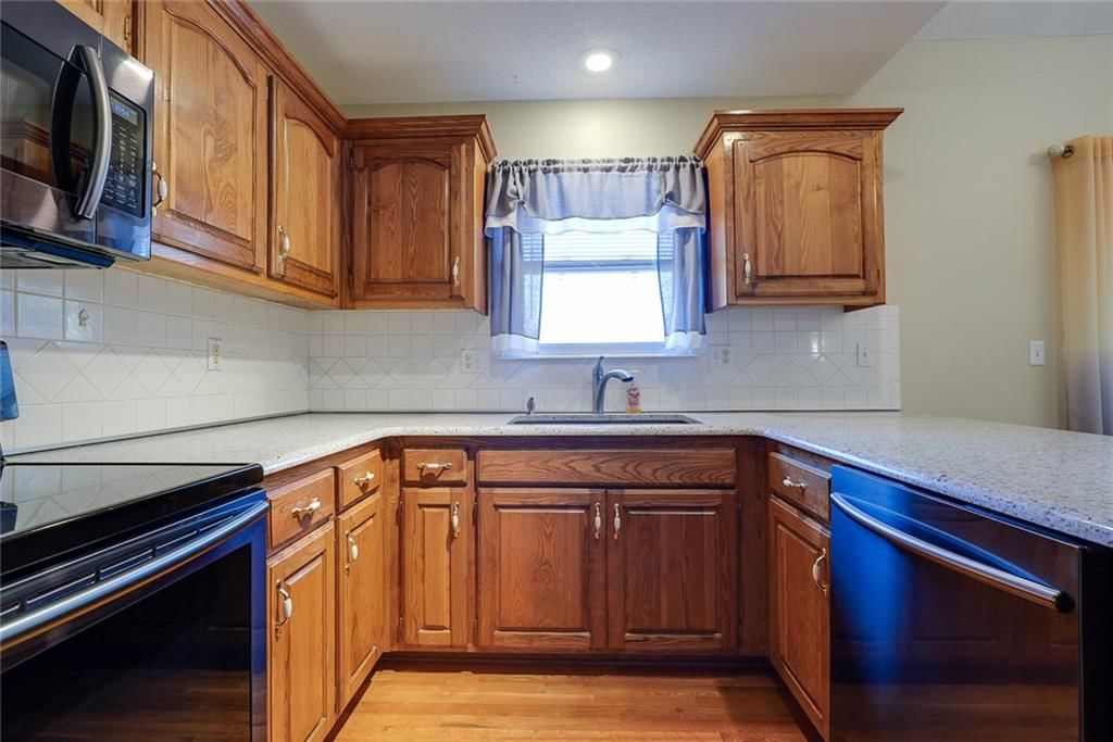 604 SW Nelson Drive — photo 9