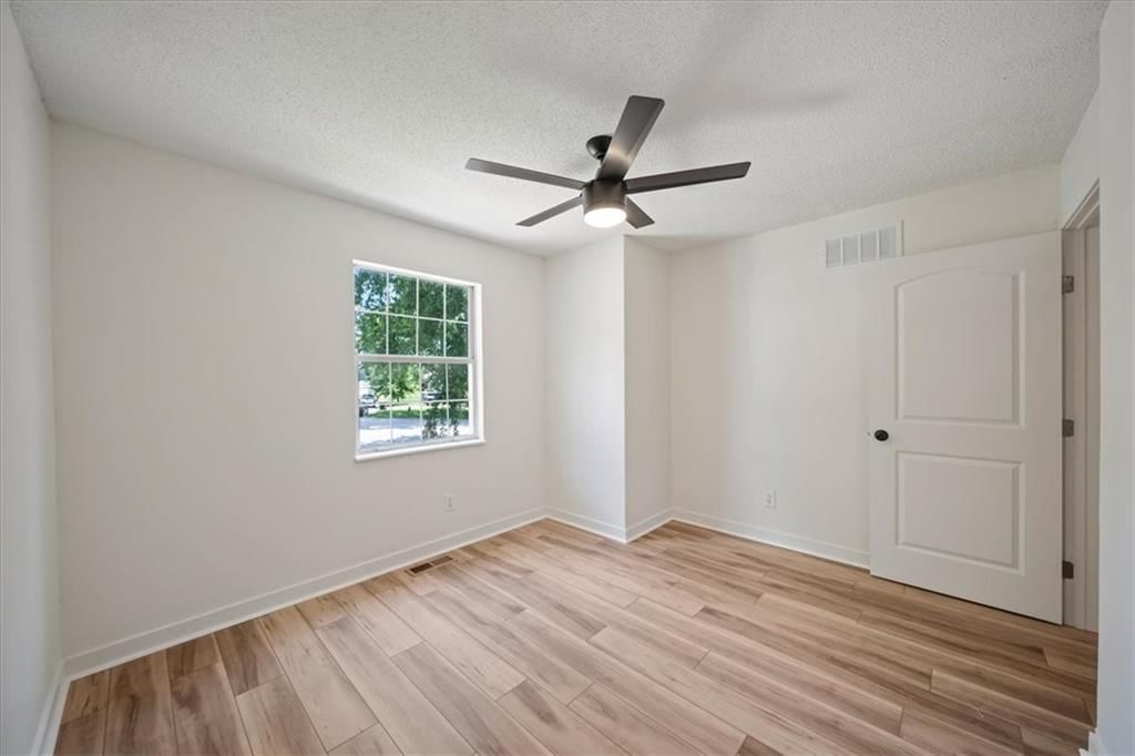 318 SE Bent Tree Drive — photo 13