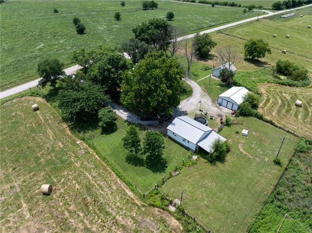 835 NW 950 Road — photo 47